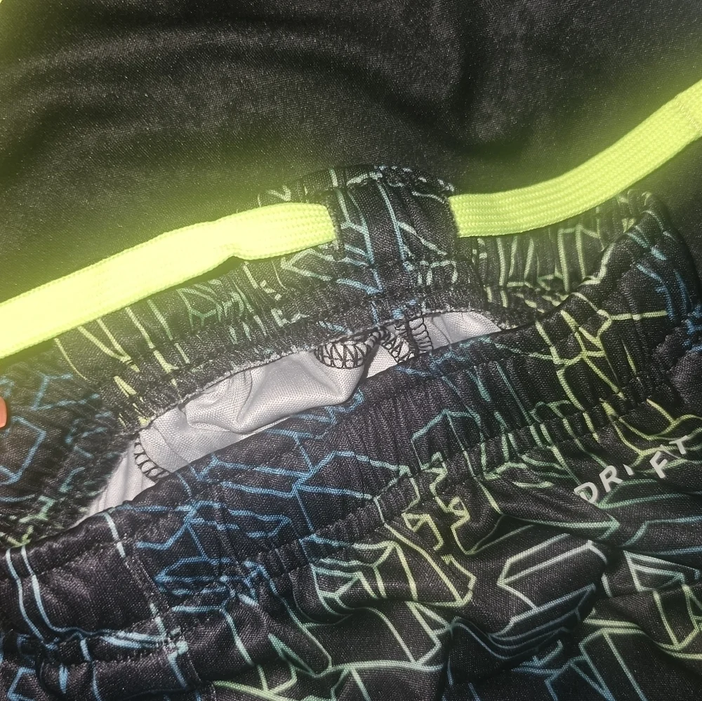 Nike Kids Black and Yellow Dri-FIT Set